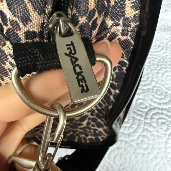 Tracker by Bentley Leopard Print Carry on Luggage - Picture 16 of 16